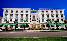 Crown Nguyen Hoang Hotel